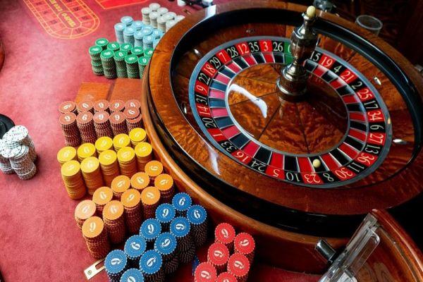 Giải pháp hiệu quả khi chồng nghiện cờ bạc phải làm sao để cứu vãn hạnh phúc gia đình
