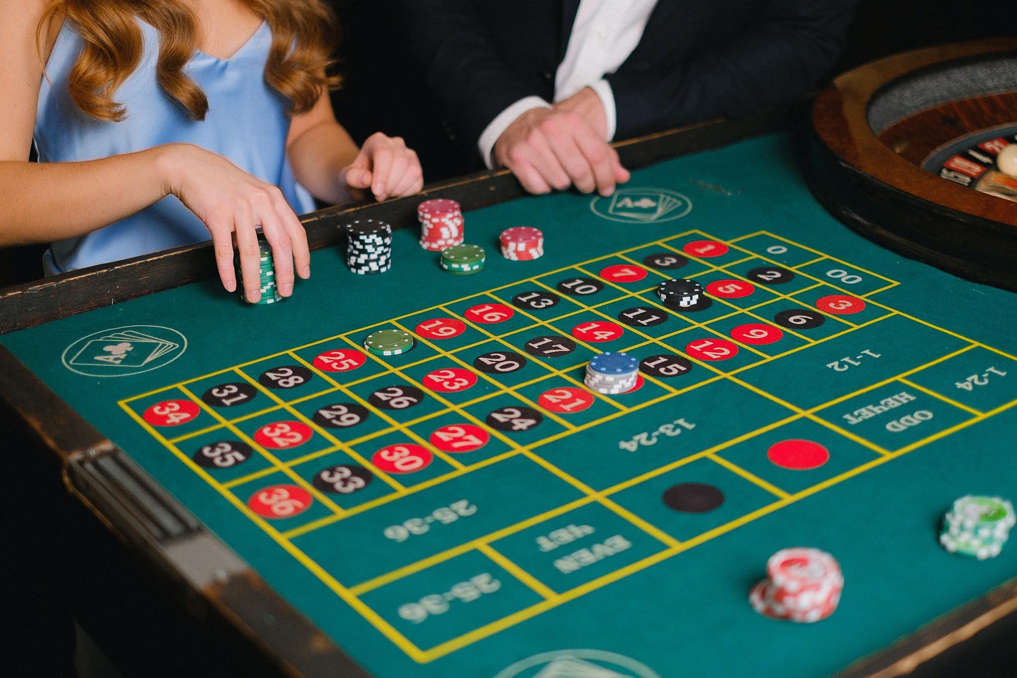 Khám phá cách chơi Storms of Ice™ PowerPlay Jackpot với nhiều cơ hội thắng lớn cùng Storms of Ice™ PowerPlay Jackpot